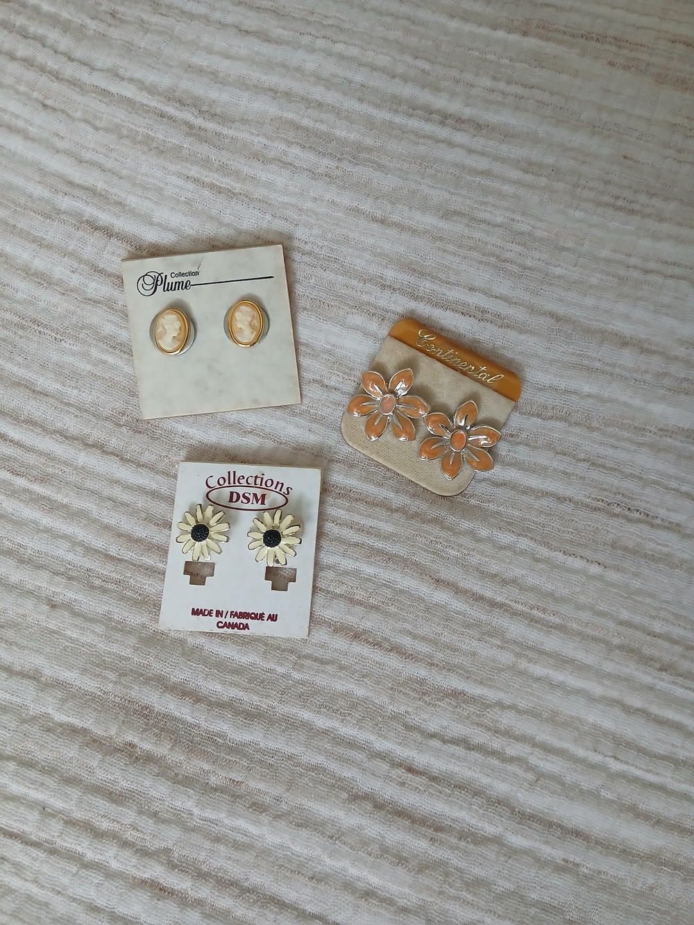 1960-1970 Vintage Floral and Cameo Earring Lot - Cream and Gold Tones